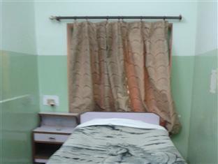 Radiant Ymca Tourist Hostel Varanasi Exterior foto