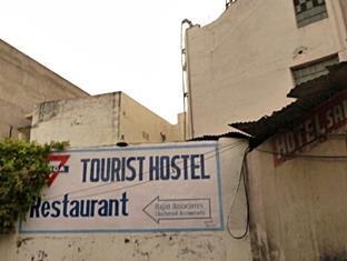 Radiant Ymca Tourist Hostel Varanasi Exterior foto